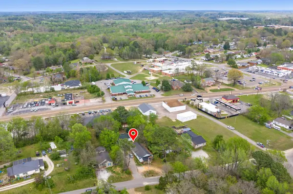 252 N Main St, Lexington, TN 38351