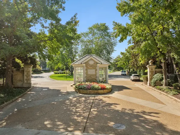 203 Kensington Park, Nashville, TN 37215