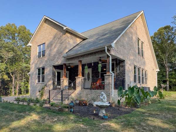 2999 Dugley Branch Dr, Bon Aqua, TN 37025