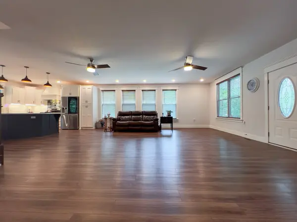 2999 Dugley Branch Dr, Bon Aqua, TN 37025