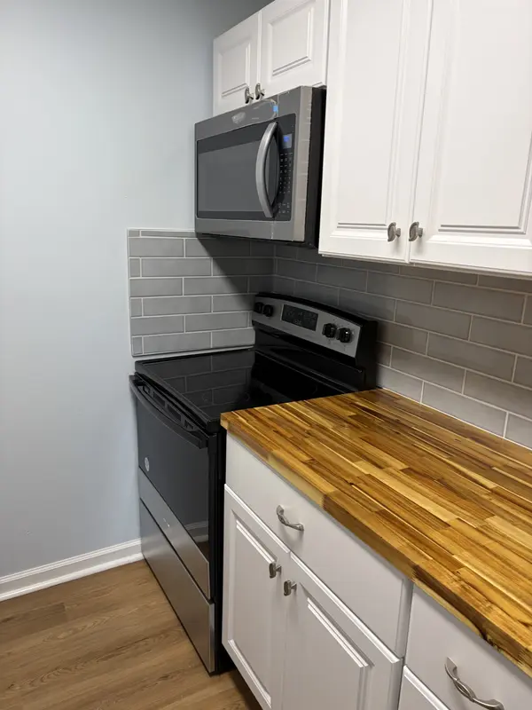 550 Harding Pl #C105, Nashville, TN 37211