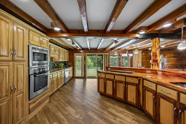 94 Oxford Rd, Holladay, TN 38341