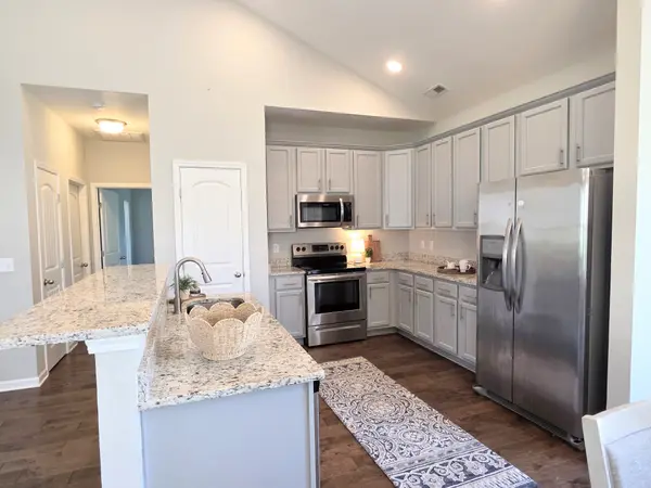 408 Barbaro Ct, Burns, TN 37029
