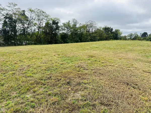 7 Annie Hollow Rd, Westmoreland, TN 37186