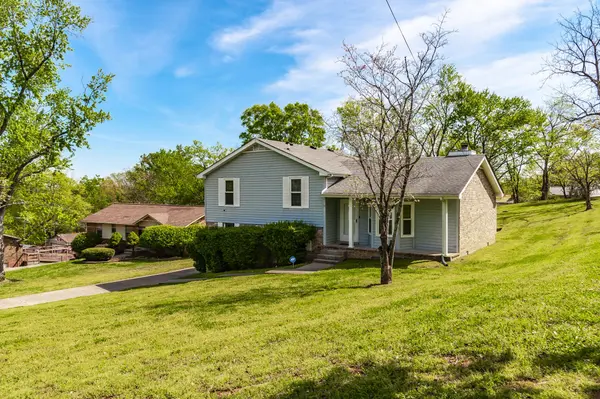 154 Lakeside Park Dr, Hendersonville, TN 37075