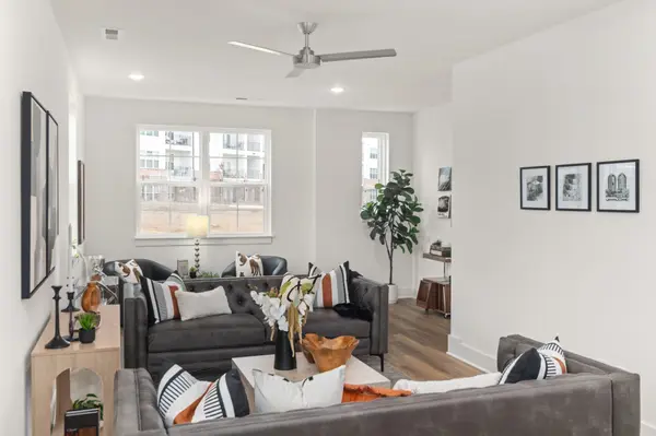 700 N DuPont Ave #206, Madison, TN 37115