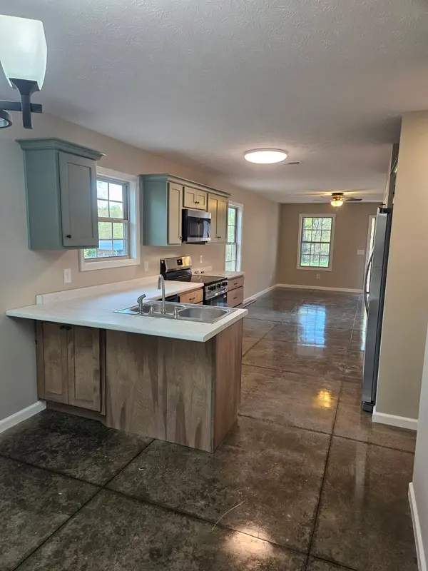 117 White Ln, Portland, TN 37148