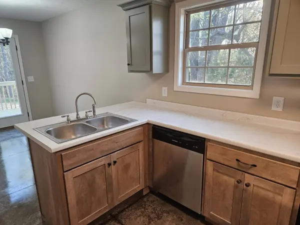 117 White Ln, Portland, TN 37148
