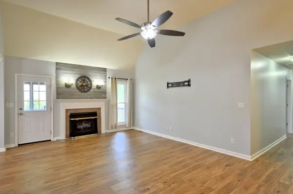 3637 AURORA DR, Clarksville, TN 37040