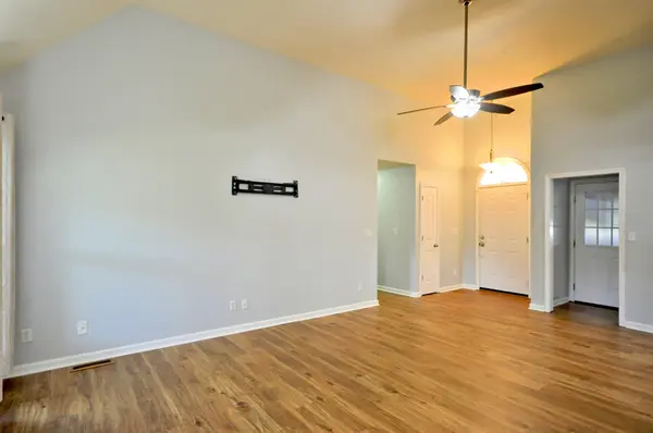 3637 AURORA DR, Clarksville, TN 37040
