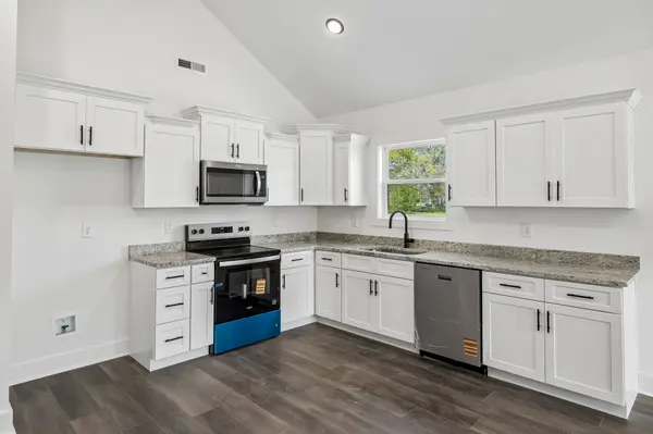 190 Green Meadow Dr, Smithville, TN 37166
