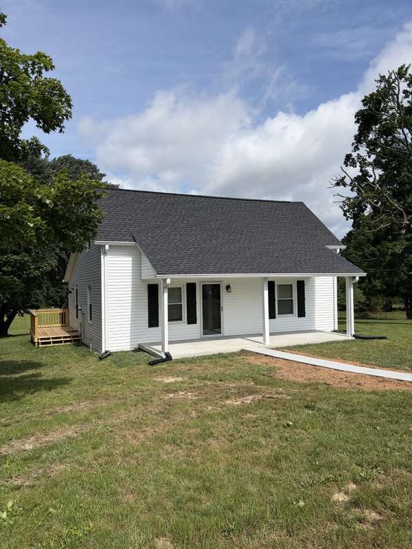 4936 Rock House Rd, Portland, TN 37148