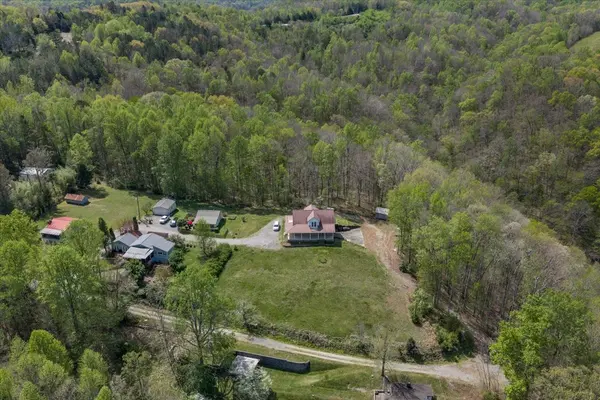 347 Mayberry Dr, Smithville, TN 37166