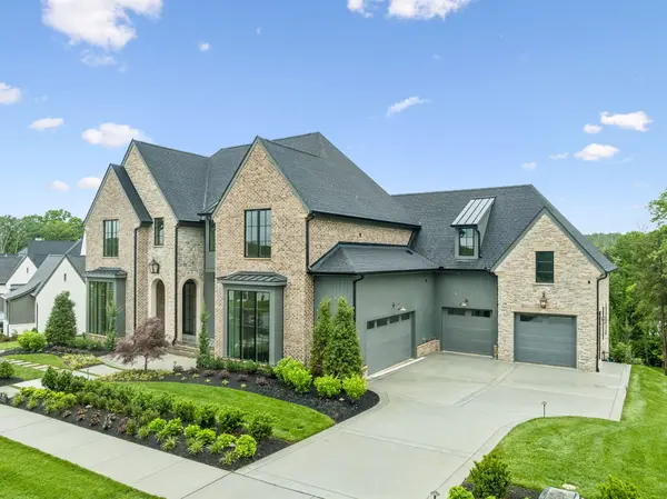 8087 Mountaintop Dr, College Grove, TN 37046