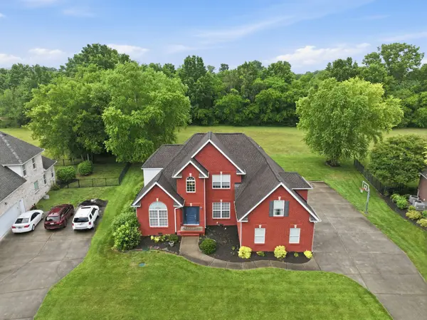 1317 Lunar Dr, Murfreesboro, TN 37129