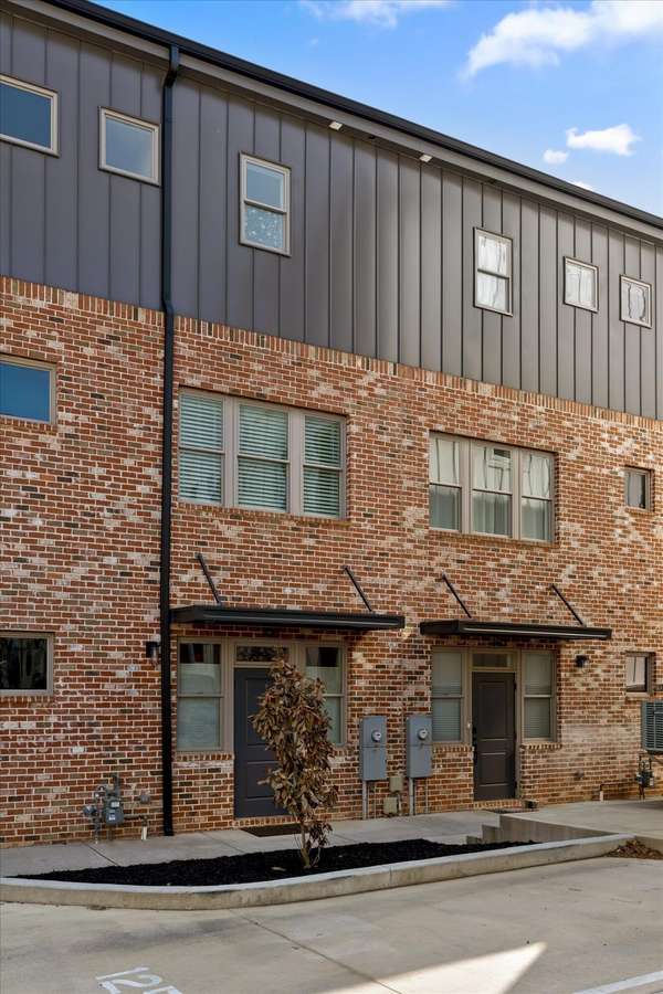 895 Cherokee Boulevard #105, Chattanooga, TN 37405
