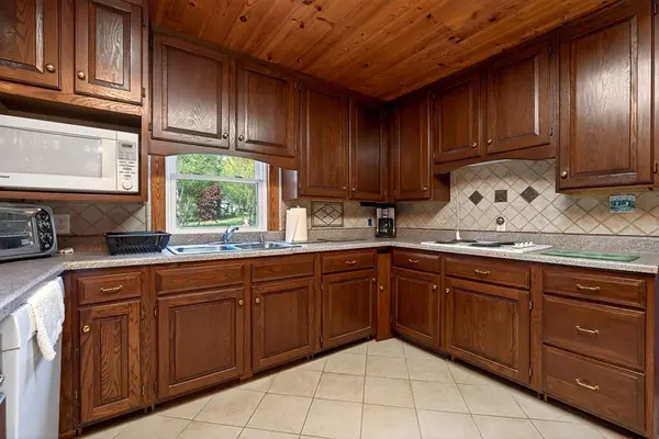 1932 Holly Creek Rd, Celina, TN 38551