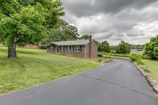 904 Cheairs Cir, Columbia, TN 38401
