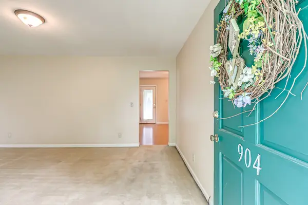 904 Cheairs Cir, Columbia, TN 38401