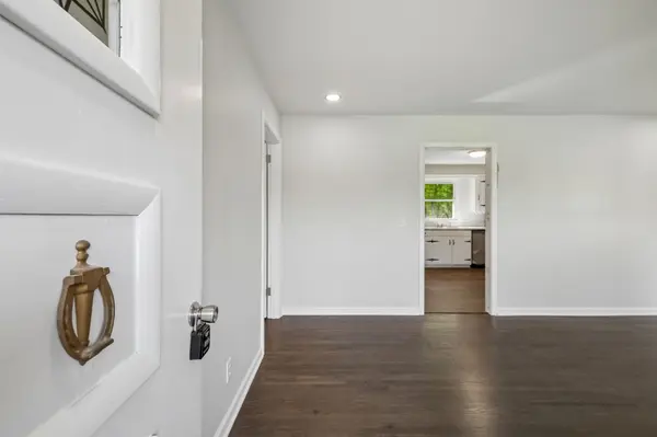 1003 Twin Creek Rd, Charlotte, TN 37036