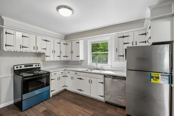 1003 Twin Creek Rd, Charlotte, TN 37036