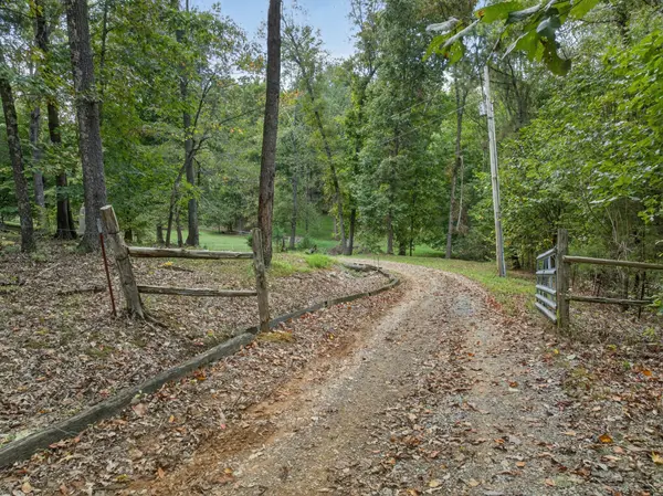 3300 Smith Pl, Clarksville, TN 37040
