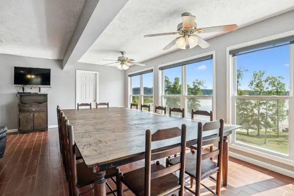 824 Driftwood Dr, Lobelville, TN 37097