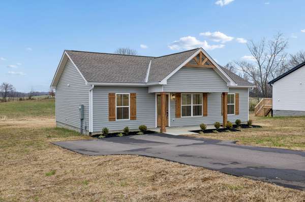 1035 Landing Lane, Adams, TN 37010