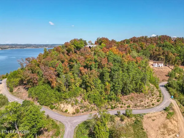 75 Stone Bridge Drive, Dandridge, TN 37725
