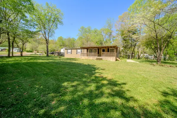 4461 S Creek Dr, Cookeville, TN 38506