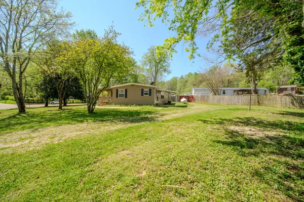 4461 S Creek Dr, Cookeville, TN 38506