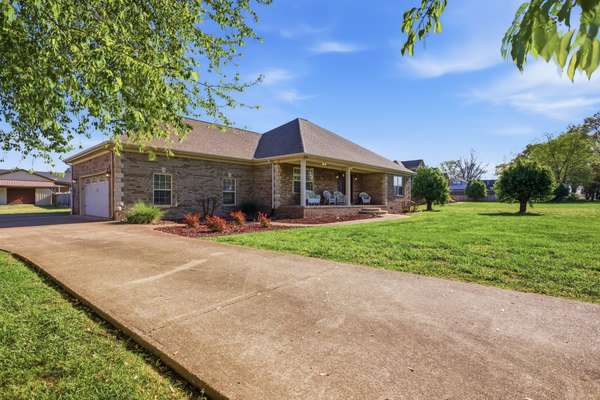 408 Weakley Creek Rd, Lawrenceburg, TN 38464