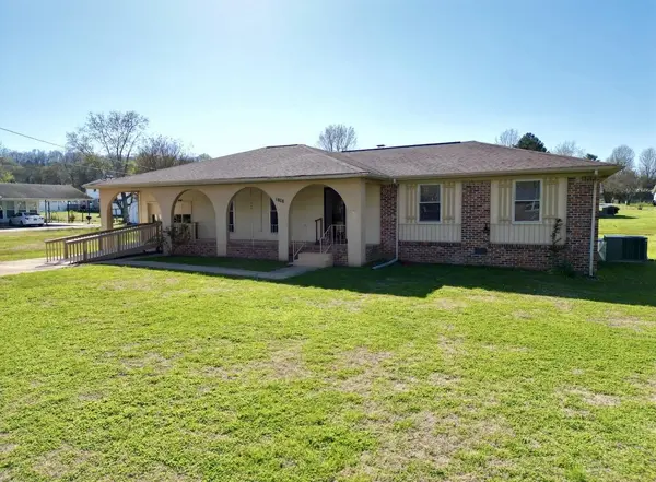 1205 Beverly Dr, Pulaski, TN 38478