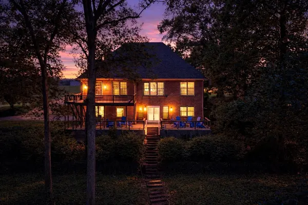 208 Loop Dr, Winchester, TN 37398