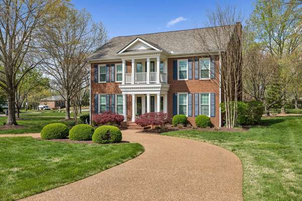 1305 Arrowhead Dr, Brentwood, TN 37027