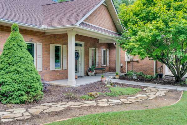 1005 Riverwatch Trce, Sparta, TN 38583