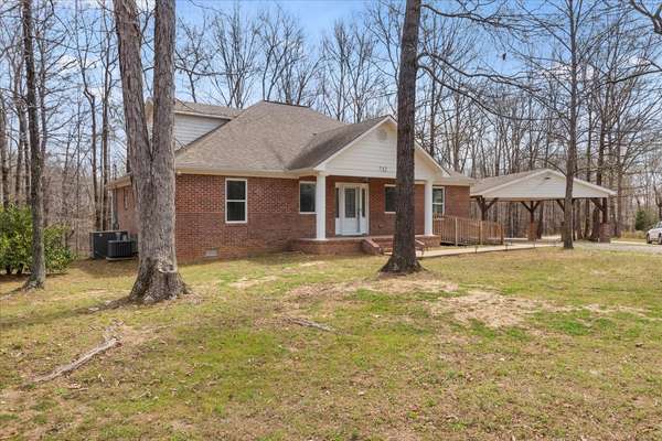 732 Tiger Bennett Rd, Hampshire, TN 38461