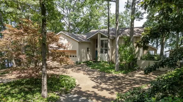 305 Keck Ln, Buchanan, TN 38222