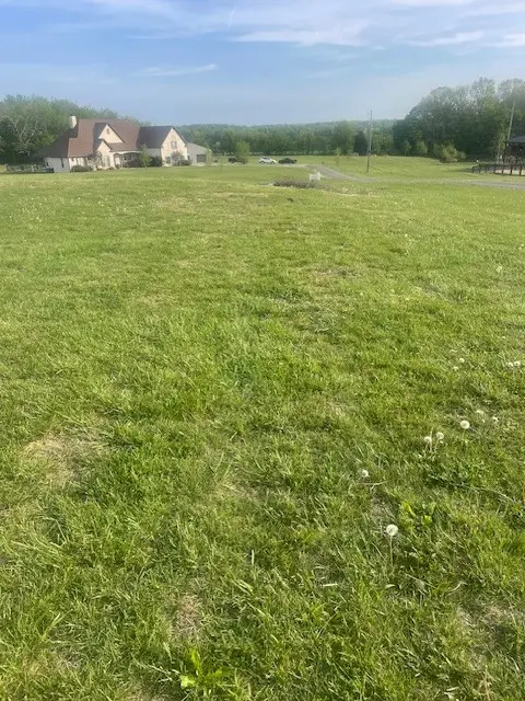 7748 Webster Rd, White House, TN 37188