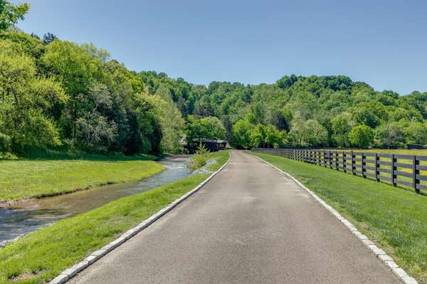 5476 Leipers Creek Rd, Franklin, TN 37064