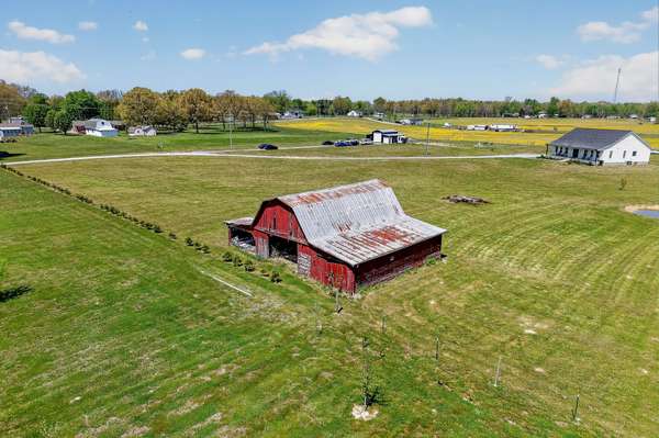 168 Smokie Ln, Woodbury, TN 37190