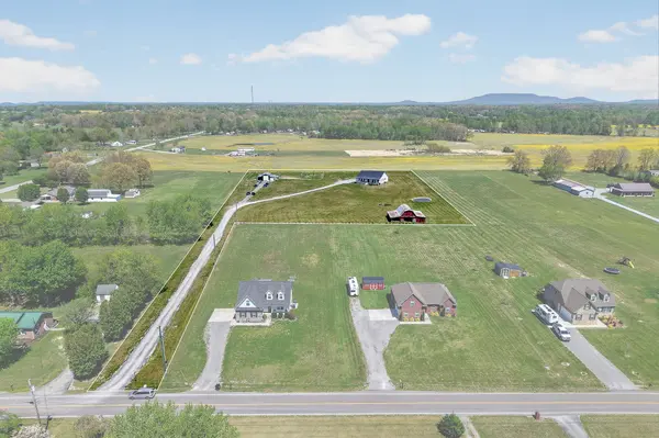 168 Smokie Ln, Woodbury, TN 37190