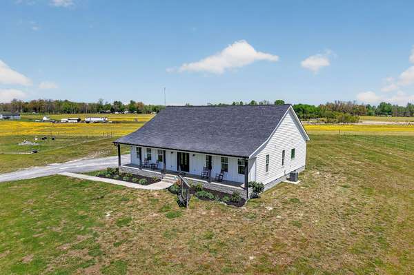 168 Smokie Ln, Woodbury, TN 37190