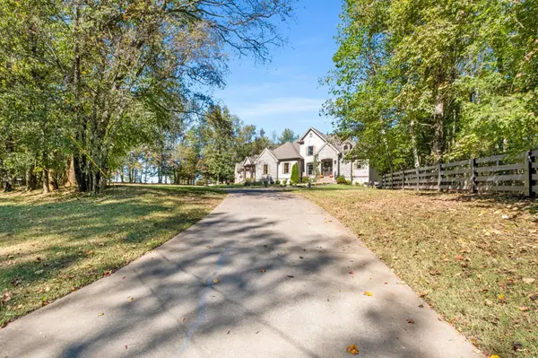 7101 Hardwood Ln, College Grove, TN 37046