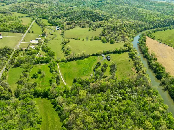 4341 Marlowe Rd, Williamsport, TN 38487