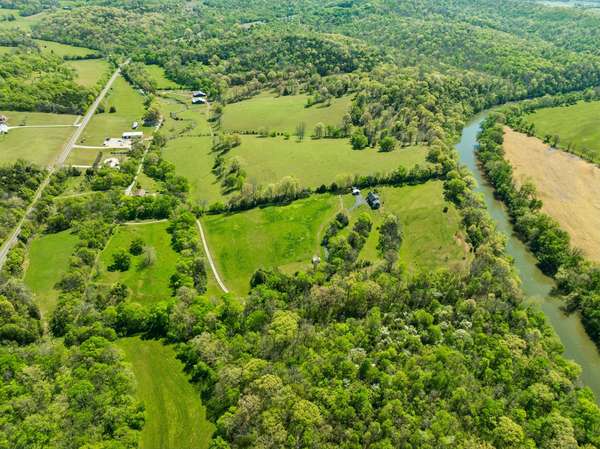 4341 Marlowe Rd, Williamsport, TN 38487