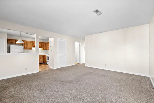 1891 Waters Edge Dr #B, Clarksville, TN 37043