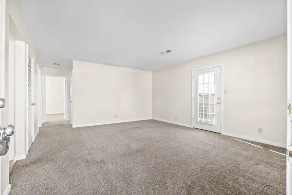 1891 Waters Edge Dr #B, Clarksville, TN 37043