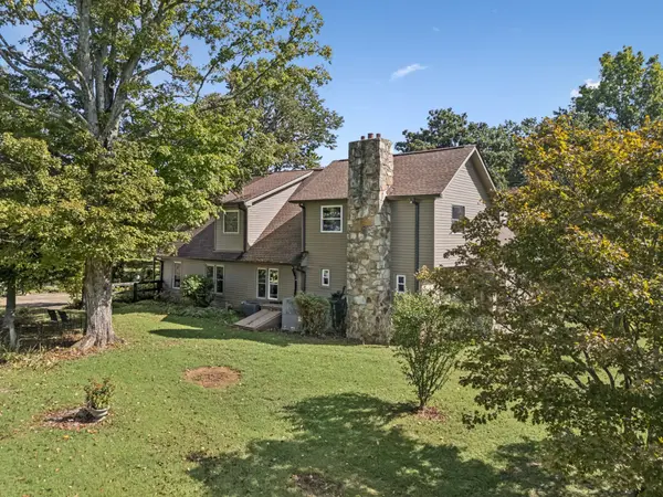 701 Hafner Rd, Charlotte, TN 37036