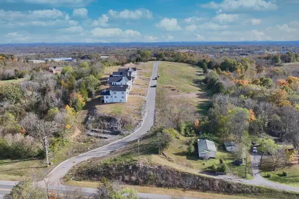 1027 Tiane Trl, Gallatin, TN 37066